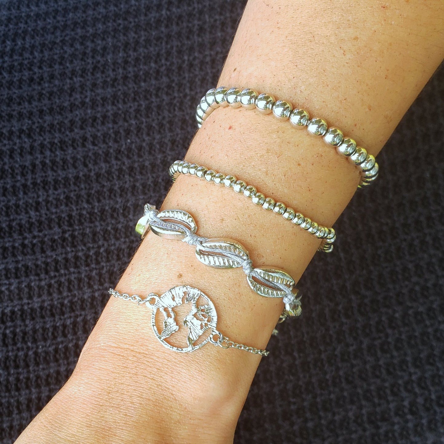 BESHEEK Silvertone sea shell group of 4 adjustable bracelets| Handmade Hypoallergenic Boho Beach Gala Wedding Style Jewelry