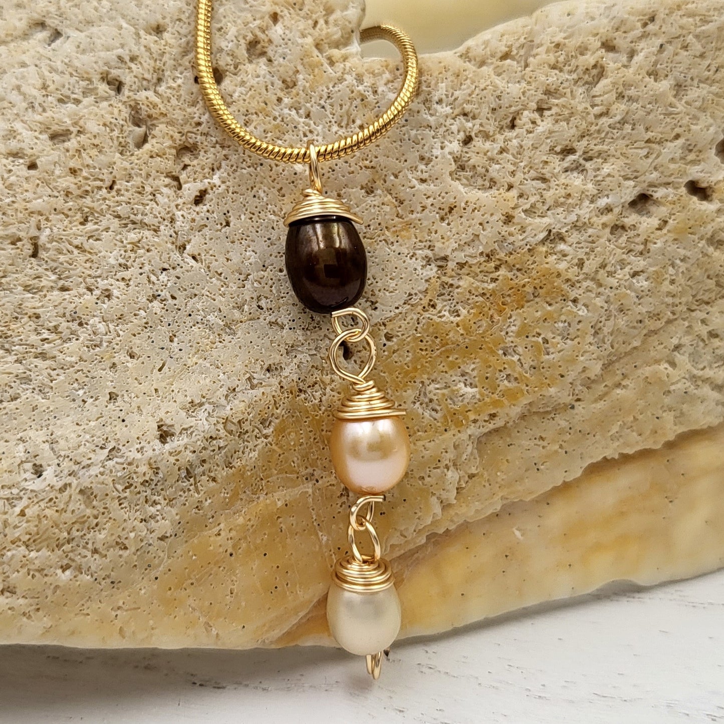 Handmade Goldtone Tri-Tone Freshwater Pearl Necklace