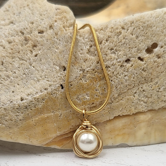Handmade Goldtone Freshwater Pearl Necklace