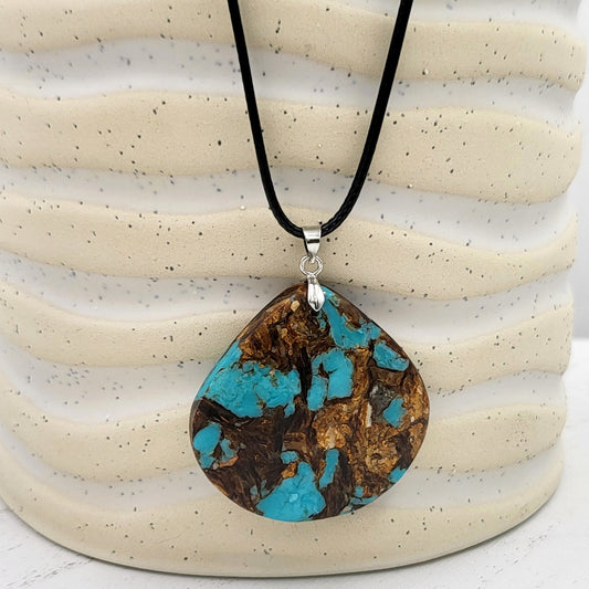 BESHEEK Blue Mosiac Dyed Turquoise and Resin Teardrop Pendant Necklace| Hypoallergenic Boho Kitchsy Artistic Funky Cute Style Fashion Necklace