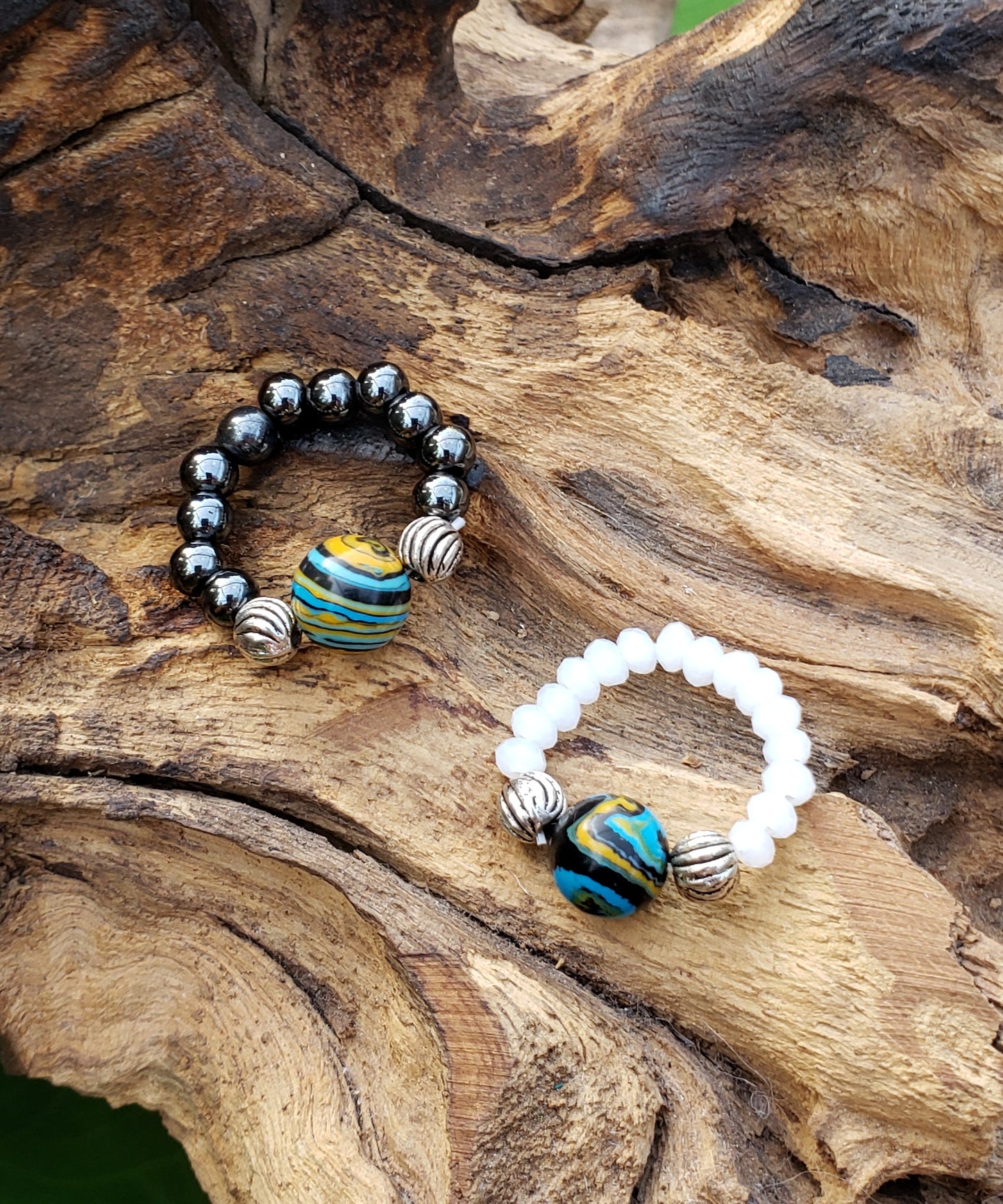 Ocean Striped Calsilica Stone with Crystal and Hematite Stretch Toe Ring (Set of 2)